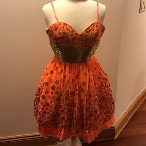 Dress —-zipper back